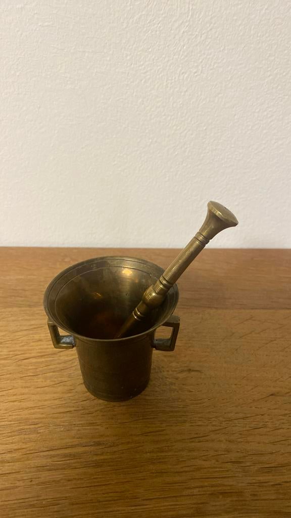 Ancien petit mortier en laiton ou en bronze