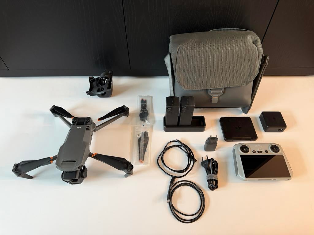 DJI MAVIC 3 PRO FMC met RC 2 controller (garantie), Enlèvement ou Envoi, Comme neuf