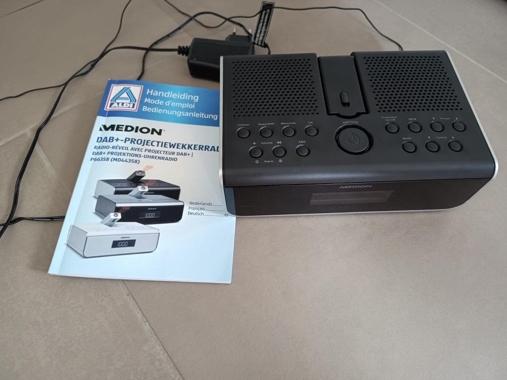 Medion DAB+/FM projectiewekkerradio, Enlèvement ou Envoi, Comme neuf, Radio