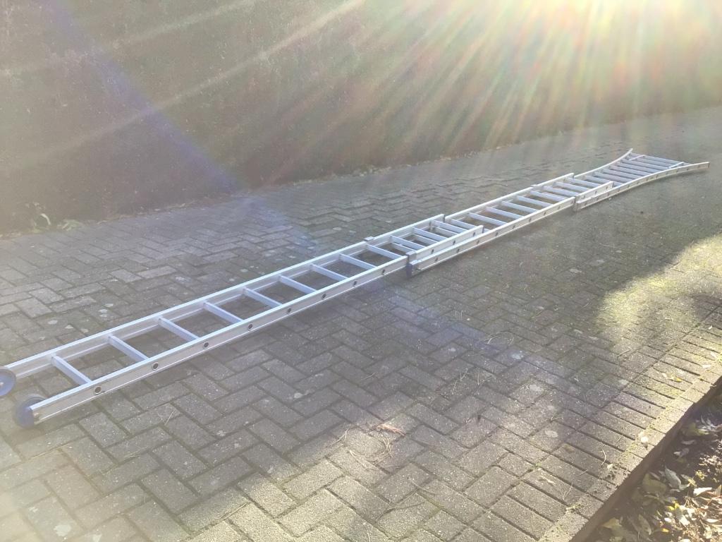Schuifladder 8 meter,36 treden, Ophalen, Zo goed als nieuw, Ladder, Opvouwbaar of Inschuifbaar