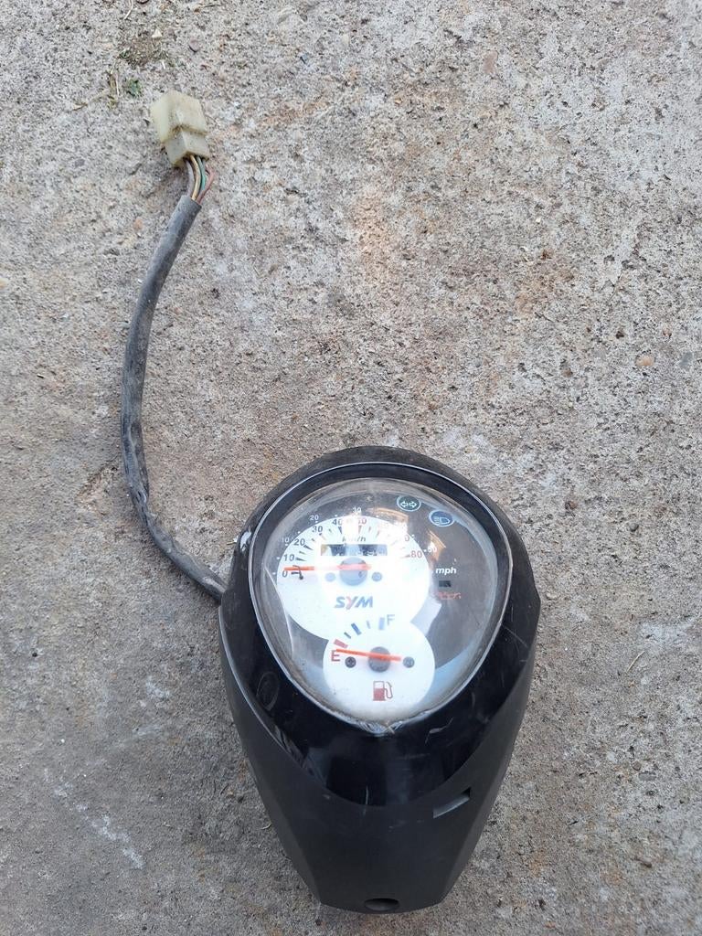 Sym mio kilometer teller 50cc scooter, Ophalen of Verzenden