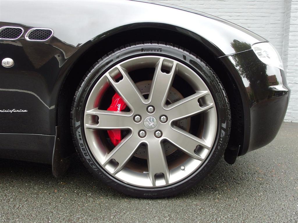 Maserati Quattroporte GTS 2009 BTW / Zeer mooi, Auto's, Automaat, Beige, Zwart, Bedrijf