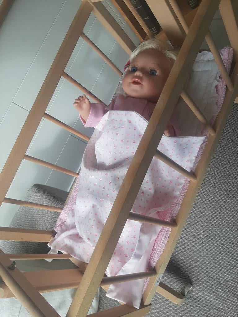 Babyborn wiegje met matras , kussen , en laken, Ophalen of Verzenden