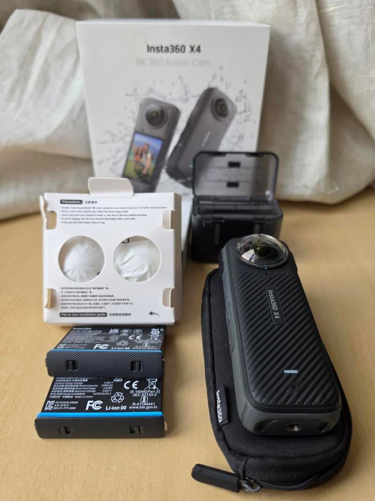 Insta360 X4 + een extra batterij, lader en lens guards, Audio, Tv en Foto, Actiecamera's, Ophalen of Verzenden, Zo goed als nieuw