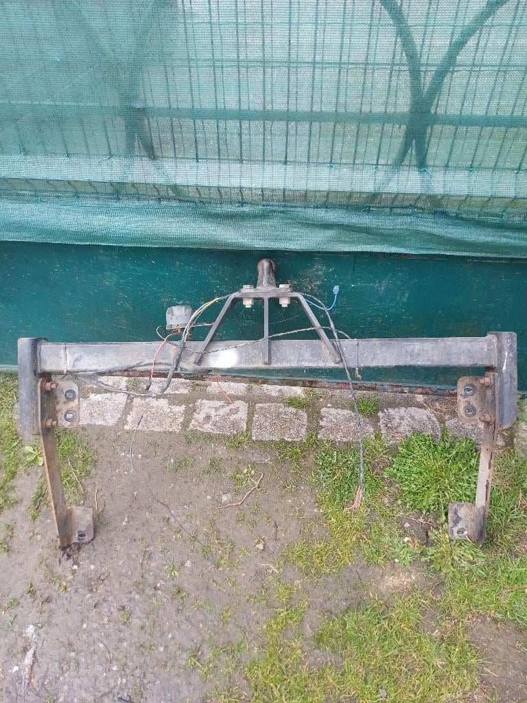 Attelage renault trafic 2 ou opel vivaro, Autos : Pièces & Accessoires, Enlèvement, Utilisé