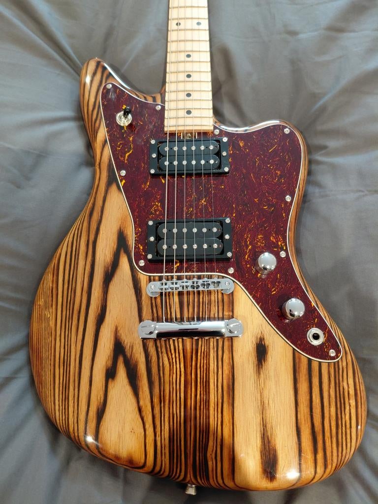 Bacchus windy dx ash, Musique & Instruments, Instruments à corde | Guitares | Électriques, Enlèvement, Comme neuf, Solid body