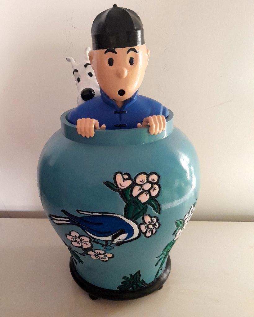 Tintin dans la potiche Le Lotus Bleu peint à la main, Collections, Personnages de BD, Neuf, Autres types, Tintin, Enlèvement ou Envoi