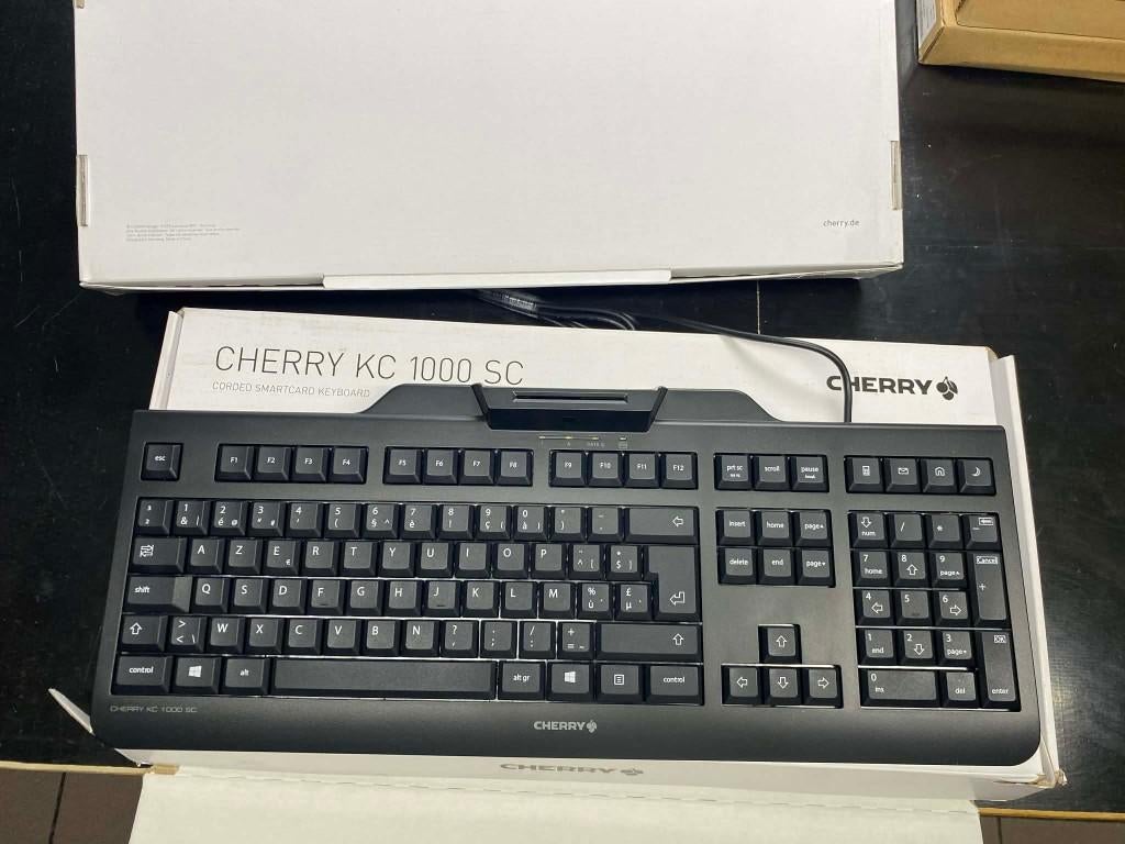 Set van 9 bekabelde toetsenborden Cherry, Lenovo en Speechi, Computers en Software, Toetsenborden, Ophalen, Cherry, Bedraad, Nieuw