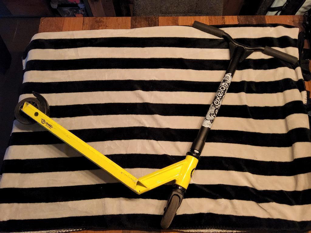 Stuntstep Geel Groen, Fietsen en Brommers, Steps, Ophalen of Verzenden, Gebruikt