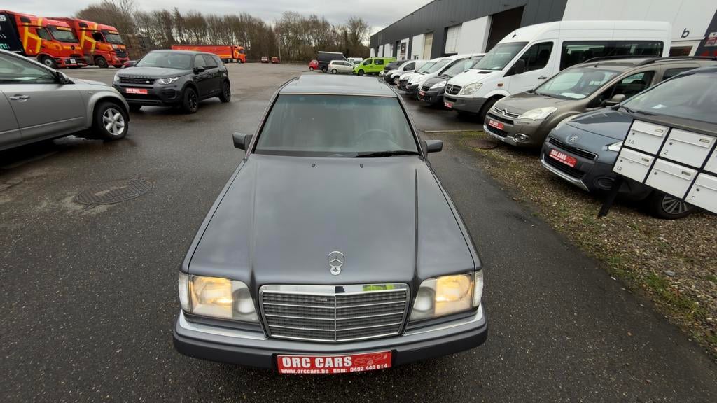 Mercedes-Benz E 250 D OLDTiMER AUTOMAAT NEW STAAT, Auto's, Mercedes-Benz, Automaat, Testrit aan huis, Zwart, 2497 cc