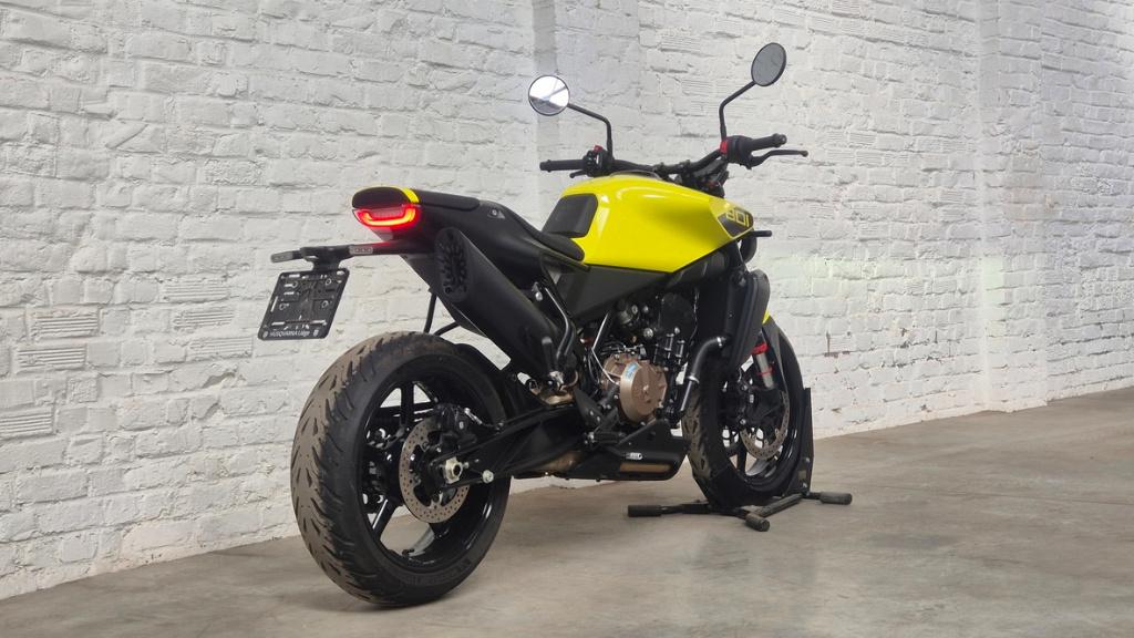 Husqvarna Vitpilen 801 Pure Performance @motomobilia, Motoren, Motoren | Husqvarna, 2 cilinders, 801 cc, Motorrijbewijs A, Bedrijf