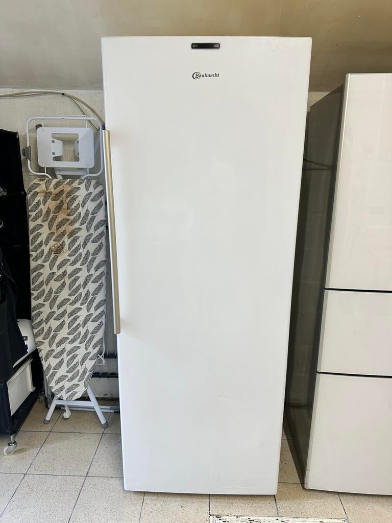 Defecte Bauknecht diepvries CV79HEU A+++, Elektronische apparatuur, Vriezers en Diepvrieskisten, 160 cm of meer, Energieklasse A of zuiniger