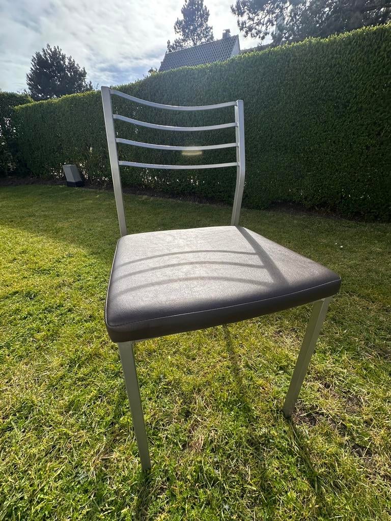 Stoelen (4 stuks ) metalen frame, lederen zitting, Huis en Inrichting, Ophalen, Zo goed als nieuw, Bruin