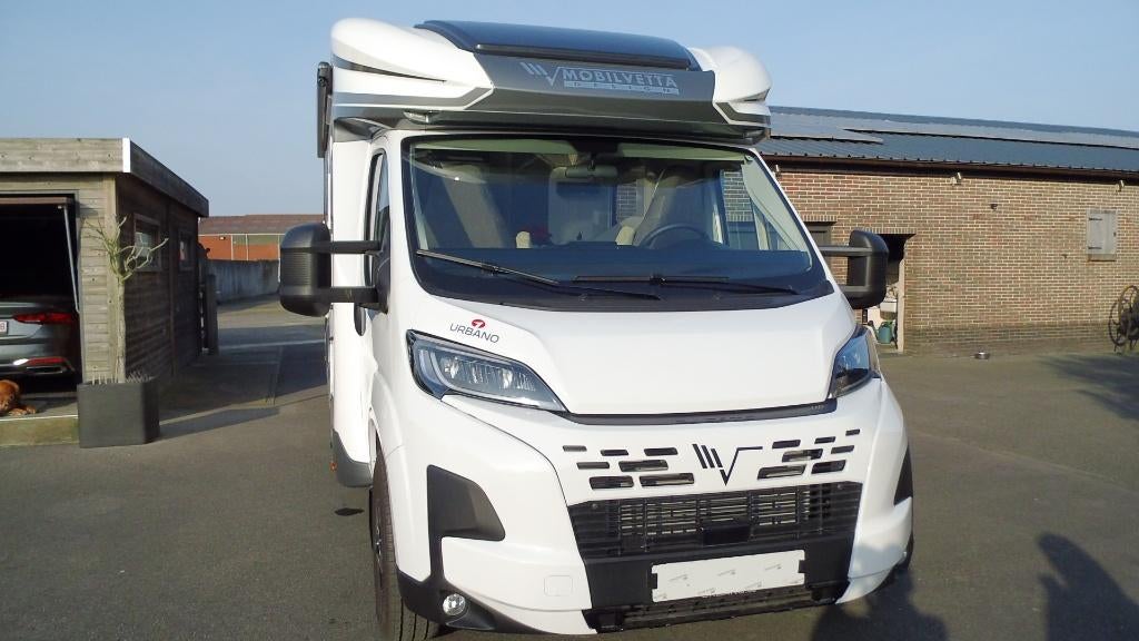 Mobilvetta P86 op Fiat 180 pk 8traps-automaat Full option, Caravanes & Camping, Siège de train, Autres marques, Roue de secours