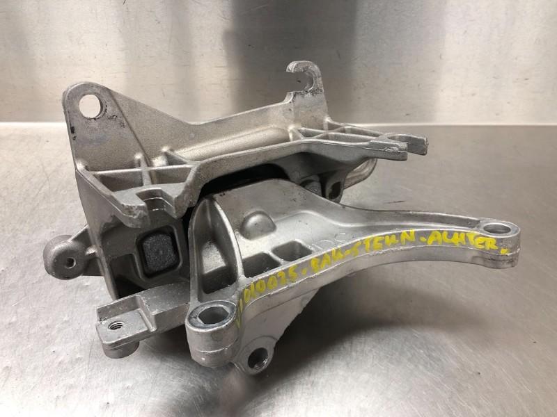 SUPPORT BOITE DE VITESSES ABS Qashqai (J11) (|112221641R|), Dhr. M. Roggen, Stadsweg 37 37
9917 PV  WIRDUM GR., NL, Nissan, Utilisé