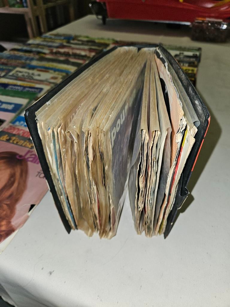 Lot de 130 disqus 45 t, CD & DVD