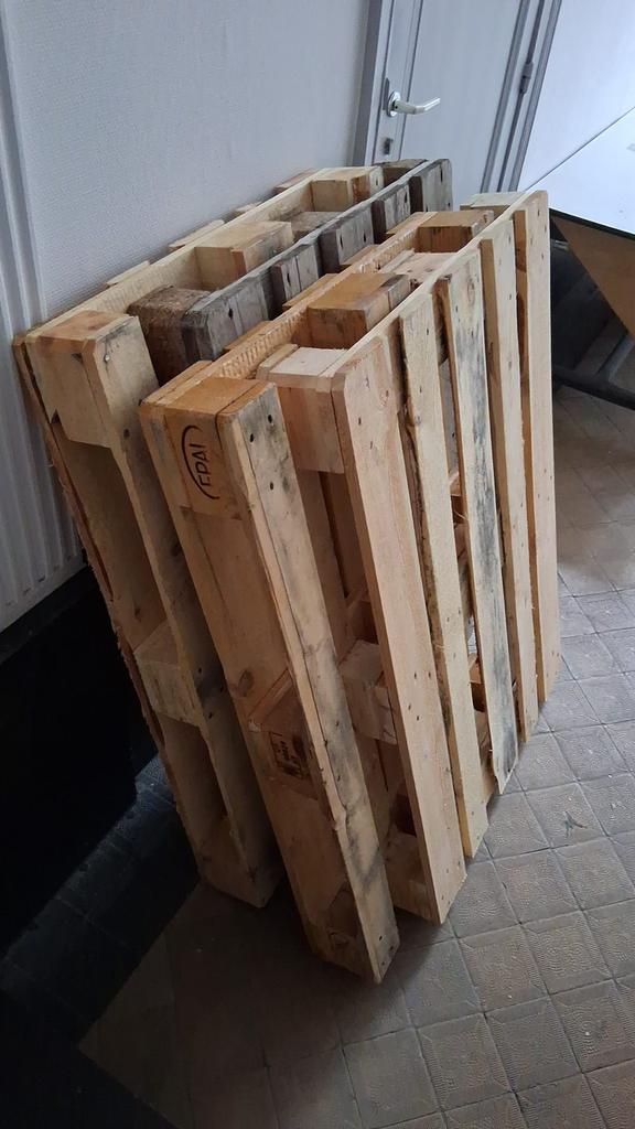 Euro pallets en gewone pallets, Ophalen of Verzenden, Gebruikt