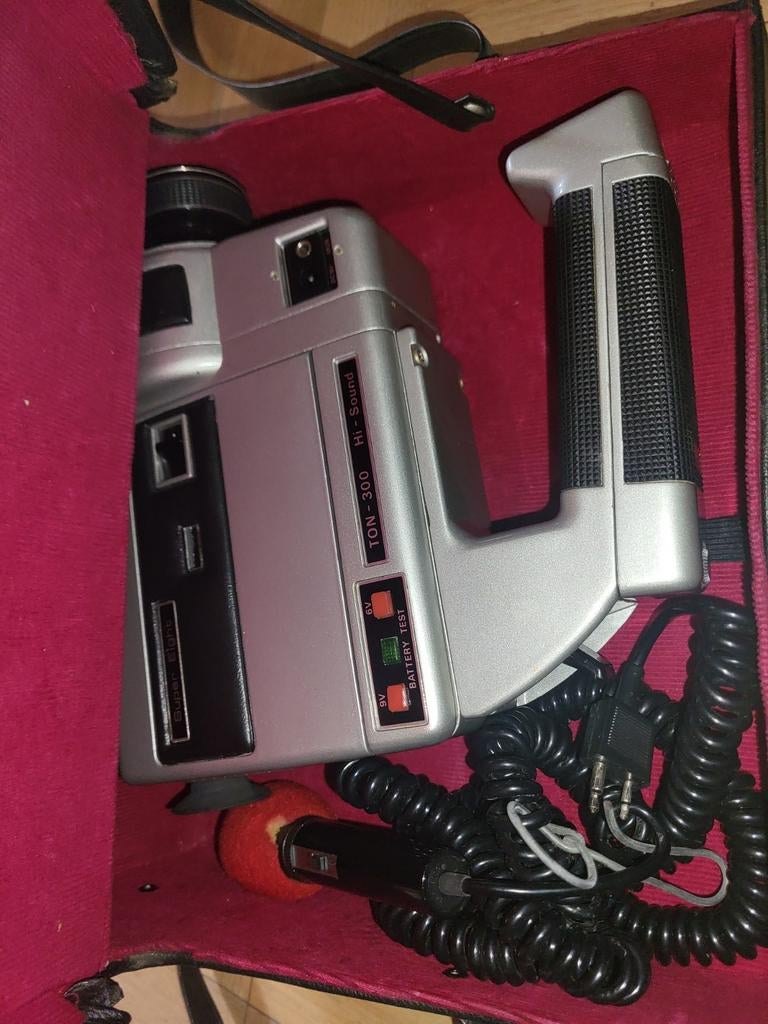 Mooie camera super 8 ton - 300, Audio, Tv en Foto, Videocamera's Analoog, Ophalen