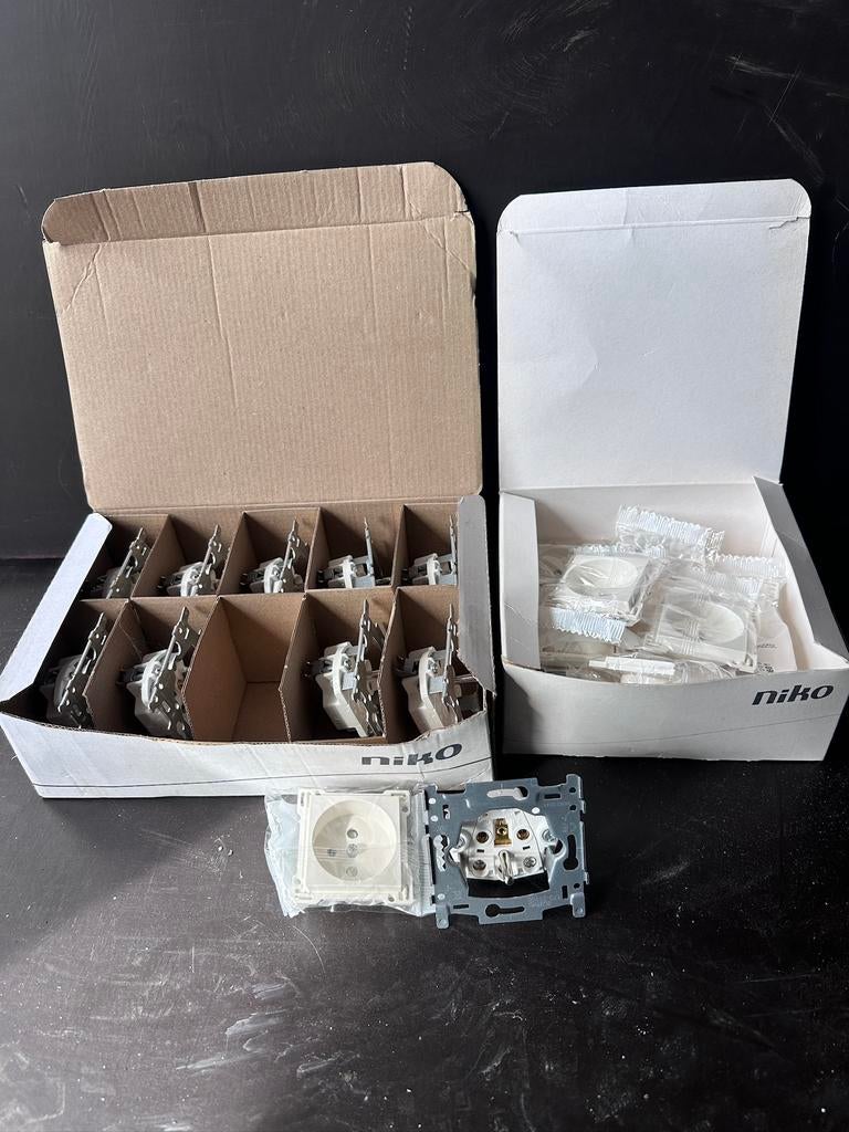 Prise, Bricolage & Construction, Enlèvement