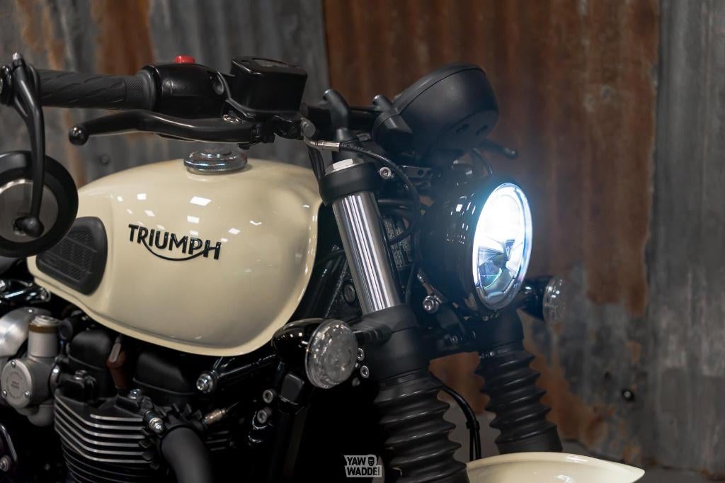 ***verkocht*** Triumph Bobber Black- Vanilla White, Motoren, Motoren | Triumph, Traction Control, 2 cilinders, Bedrijf, Meer dan 35 kW