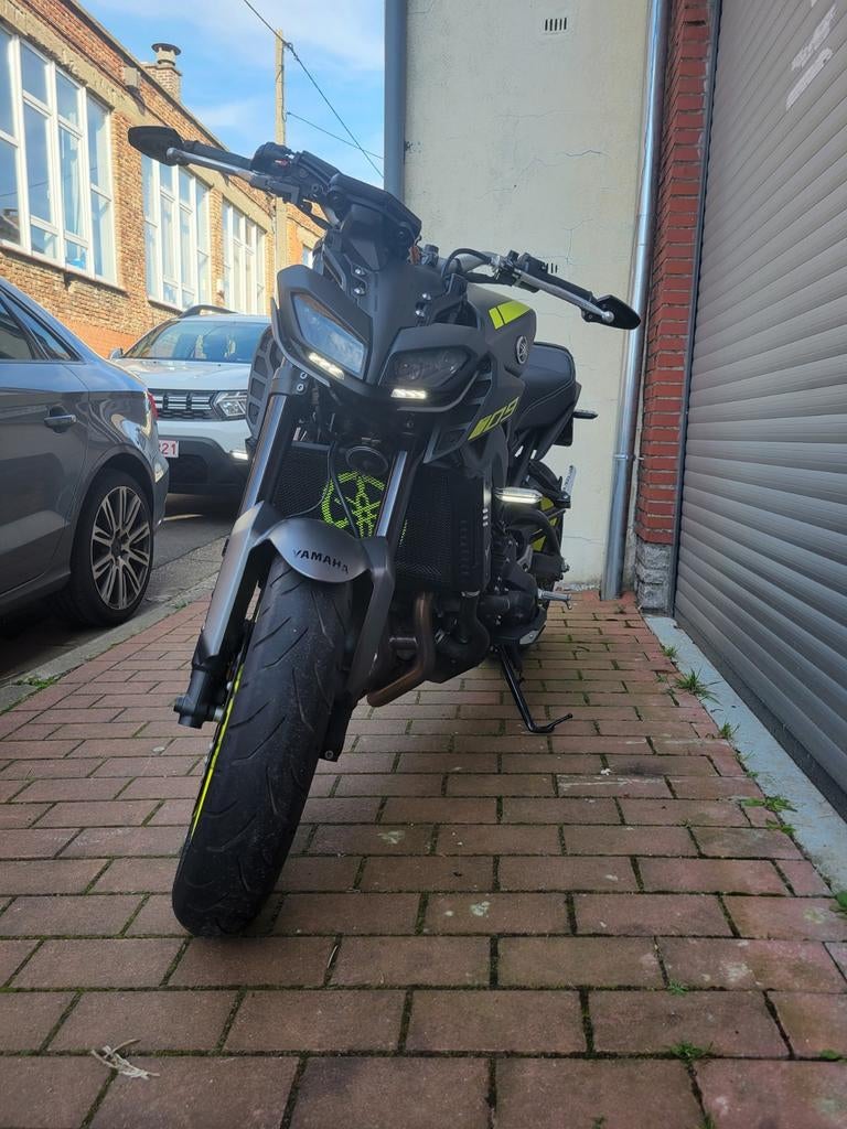 Yamaha mt09, Motos, Particulier
