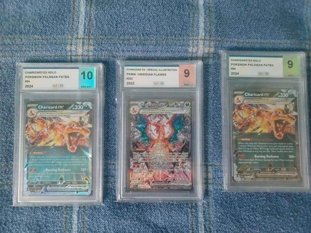 3x Charizard Graded Kaarten + 50 GRATIS Pokémon kaarten, Ophalen, Nieuw, Meerdere kaarten, Foil