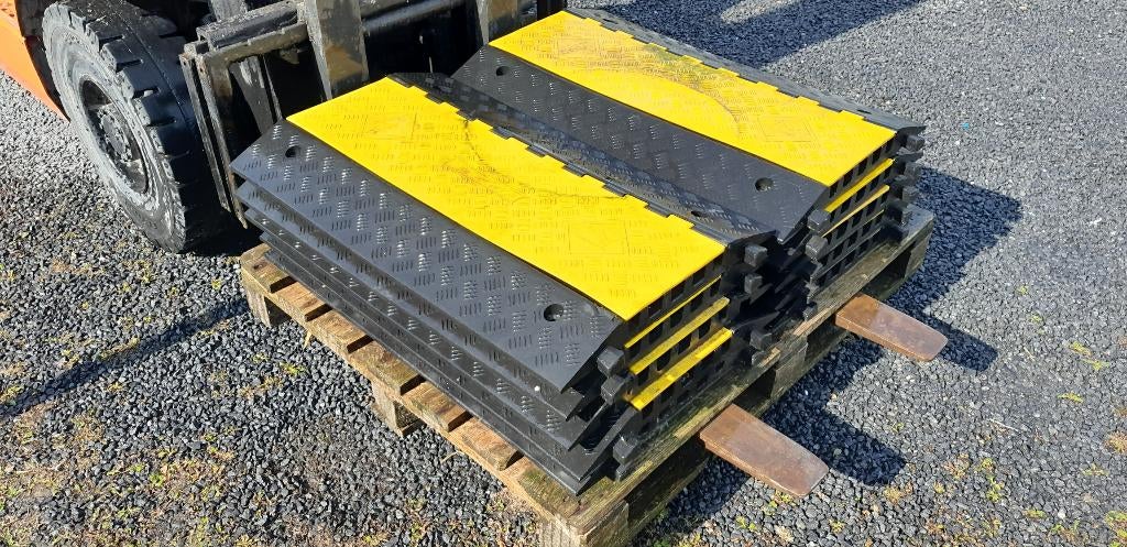 kabelbeschermers / kabelgoten met 5 kanalen / tunnels, Ophalen, Overige typen, ?, Zo goed als nieuw