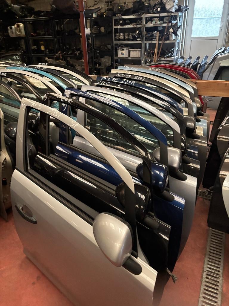 PORTIERE AVANT DROITE OPEL CORSA D MODELE 5 PORTES, Autos : Pièces & Accessoires, RUE BRIGADE PIRON 307, Enlèvement, Utilisé, Droite