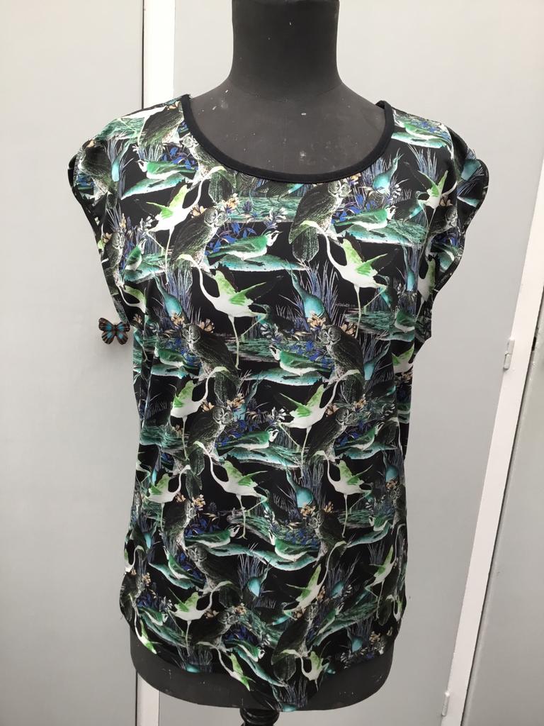 T-shirt élégant à imprimé d'oiseaux Steps size Large, Vêtements | Femmes, Enlèvement ou Envoi, Taille 42/44 (L), Manches courtes