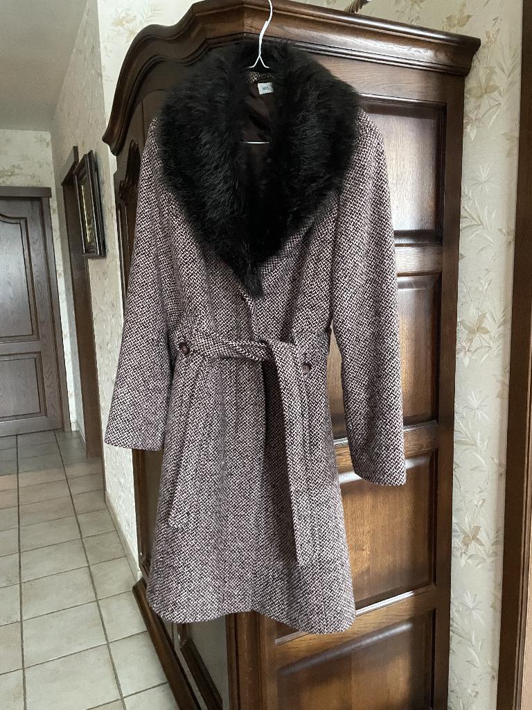 prachtige geklede jas met afneembare imitatie bontkraag, Kleding | Dames, Jassen | Winter, Ophalen, Gedragen, Maat 42/44 (L)