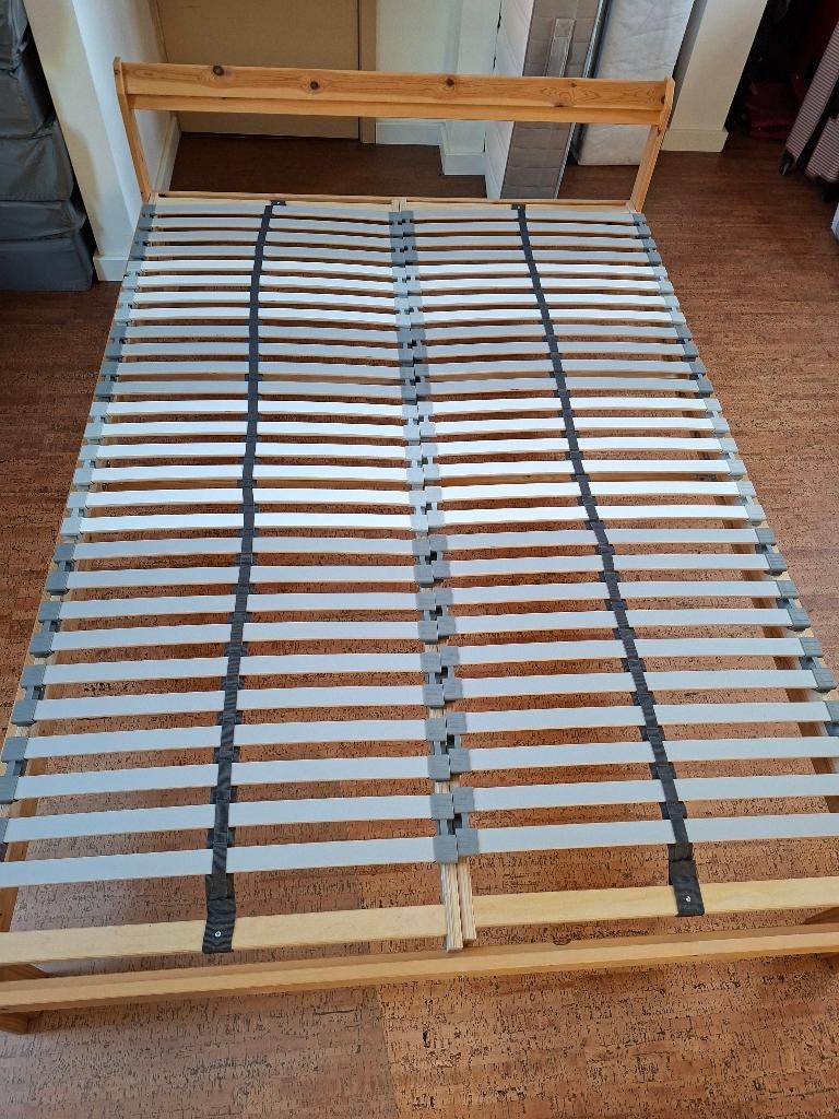 Lit IKEA 140 x 200 - Cadre et sommier (+ matelas offert), Maison & Meubles, Brun, Enlèvement, Classique, 200 cm