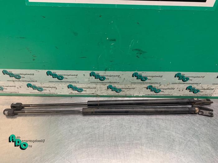 Kit amortisseur gaz hayon d'un Smart Forfour, Autos : Pièces & Accessoires, Carrosserie & Tôlerie, Smart, Utilisé, 3 mois de garantie