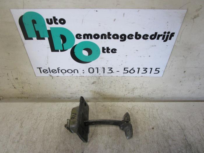 Deurvanger 2Deurs rechts van een Mercedes Vito (Vito 96-), Gebruikt, -, Ophalen of Verzenden, -