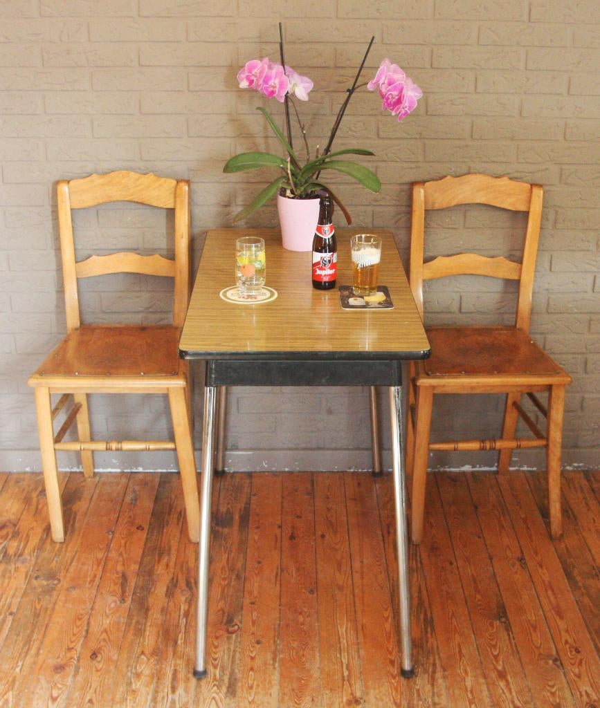 Cafétafel Met Bruin Formica Blad / + Caféstoelen / Jaren 60, Huis en Inrichting, Ophalen, Gebruikt, Overige houtsoorten, Vintage / Jaren 60