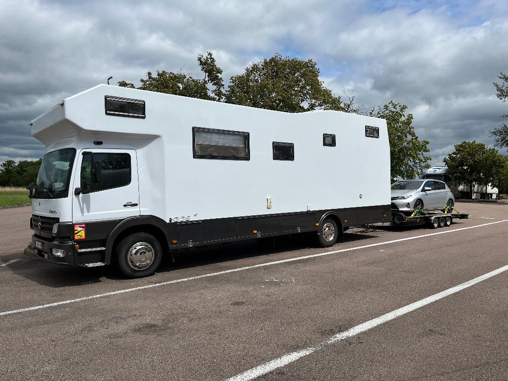 Mercedes Atego Mobilhome Motorsport Camper, Caravans en Kamperen, Chemisch toilet, Alkoof, Ringverwarming, Roue de secours