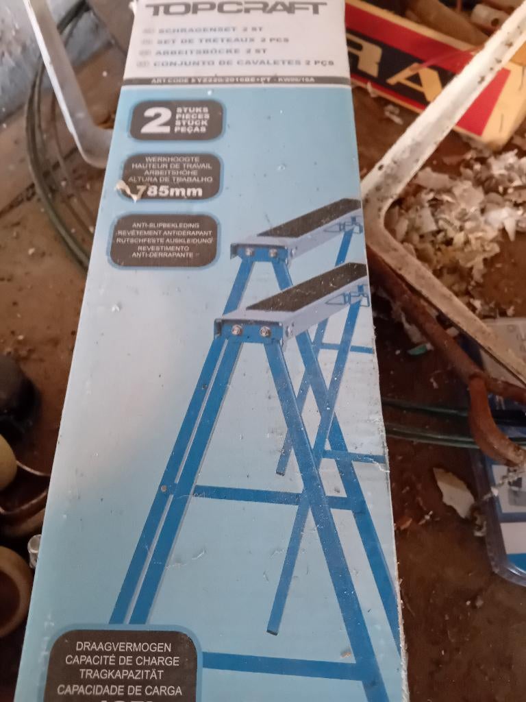 4 metalen schragen, Ophalen, Zo goed als nieuw, IJzer