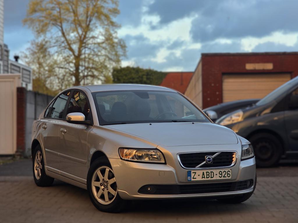 Volvo S40 1.6D 1e Eigenaar Dealer onderhouden Garantie, Auto's, Voorwielaandrijving, Gebruikt, Zwart, 4 cilinders
