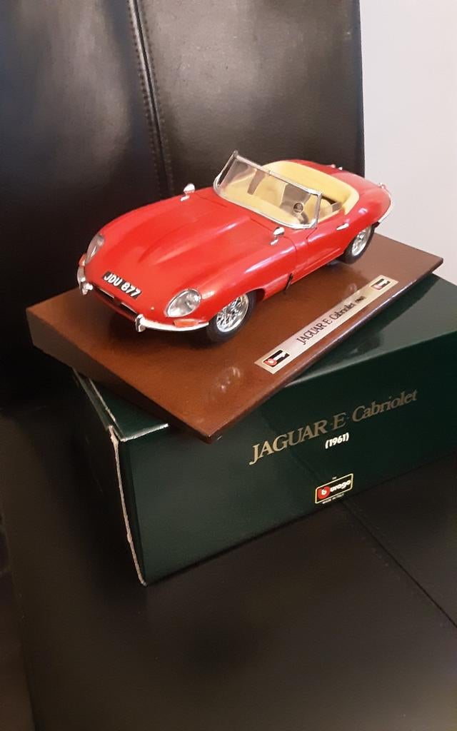 1/18 BURAGO JAGUAR E TYPE CABRIOLET, Ophalen of Verzenden, Gebruikt, Auto, Burago