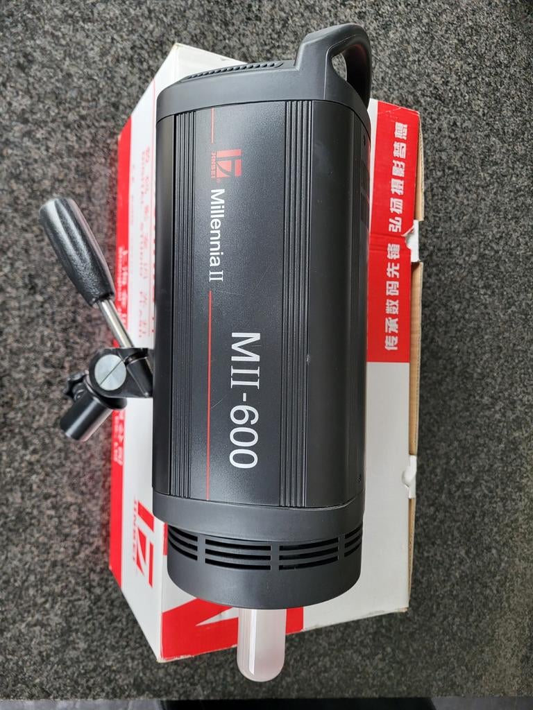 Jinbei Digital Pioneer Milennia II 600 studioflits, Ophalen