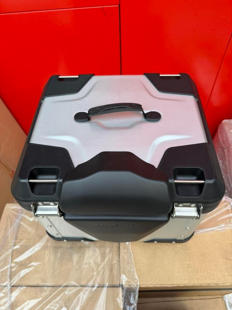 Topkoffer Ducati Multistrada V4, Ophalen, Gebruikt