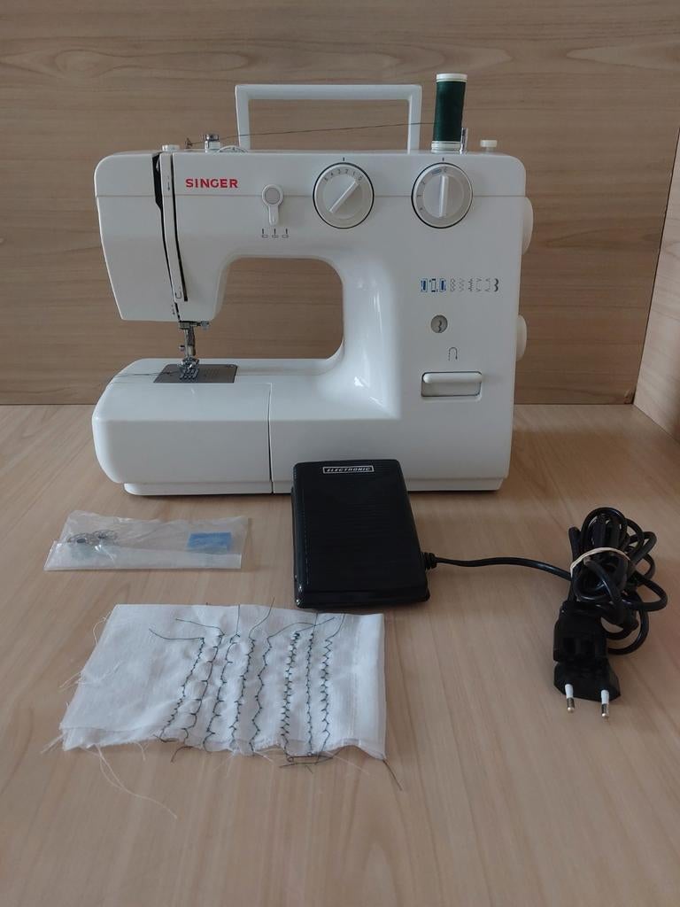 Machine à coudre SINGER, Hobby & Loisirs créatifs, Machines à coudre & Accessoires, Enlèvement, Machine à coudre, Singer