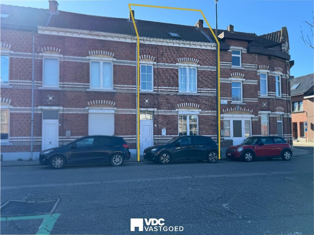 Te renoveren stadswoning met potentieel in centrum Borgloon, Tot 200 m², 2 kamers, Tussenwoning, Provincie Limburg