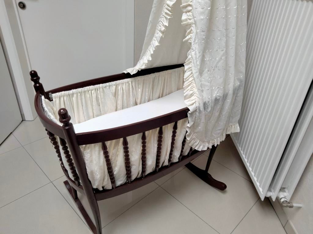 Retro wieg,met nieuw ademend matrasje, Ophalen, Zo goed als nieuw, Wieg