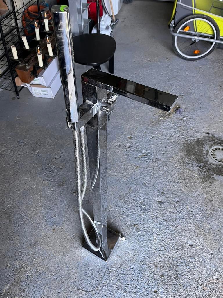 Mitigeur , robinet de baignoire a poser sur pied, Bricolage & Construction, Sanitaire, Enlèvement, Comme neuf