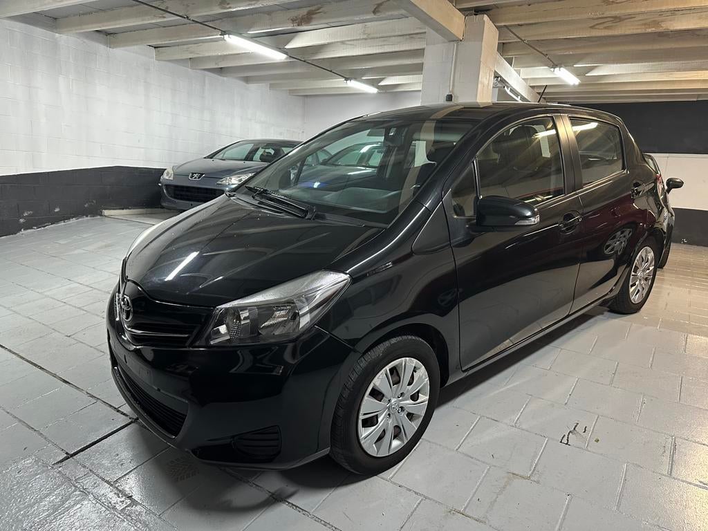 Totota yaris 1.3i / 2012 / 250.000km / full options.., Autos, Achat, Entreprise, Boîte manuelle, Yaris