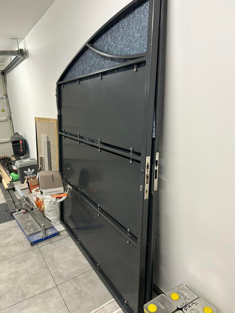 Portail, Enlèvement, Comme neuf