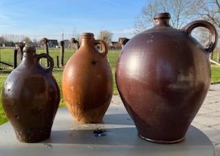 Sierlijke stenen kruiken, Ophalen