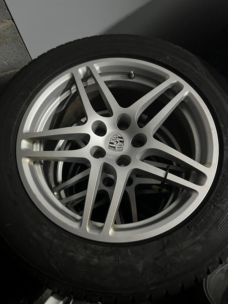 Kit hiver porsche, Autos : Pièces & Accessoires, Pneus hiver, Enlèvement, Pneu(s), 18 pouces