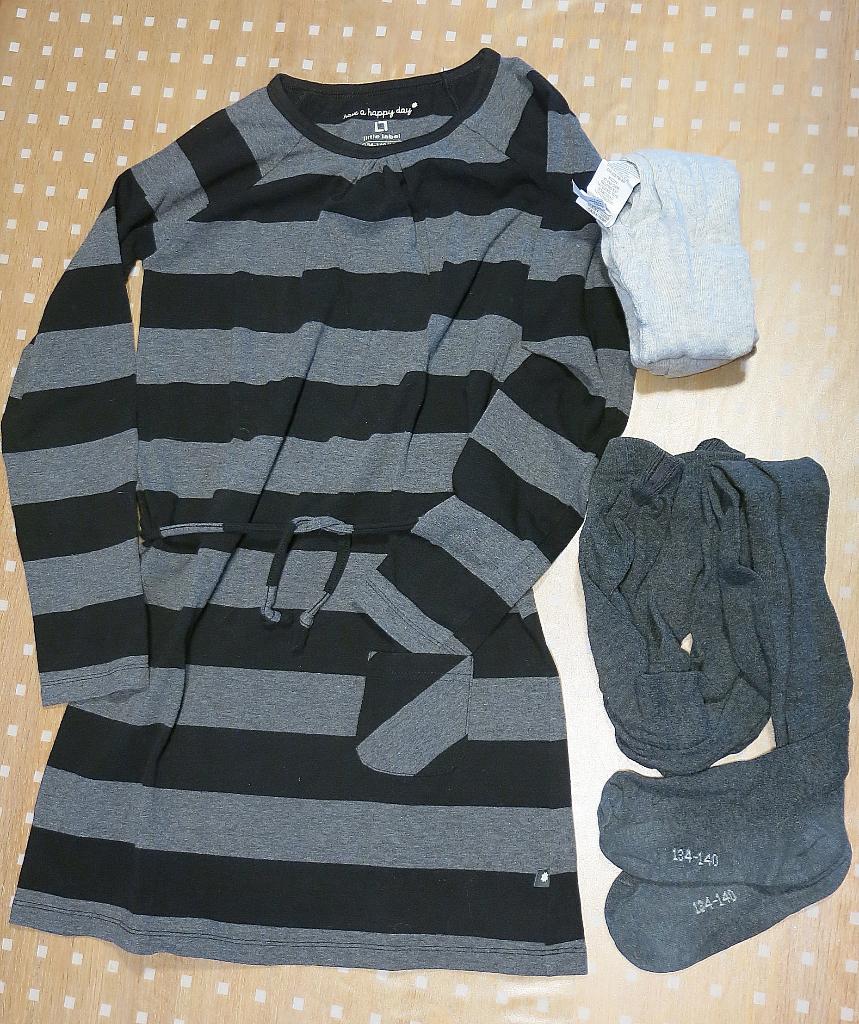 Robe lignée et 2 bas collants, 9-10 ans, excellent état, Enlèvement ou Envoi, Ensemble, Comme neuf, Fille