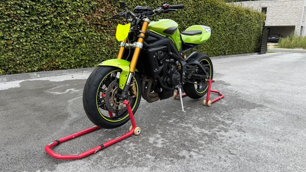 Triumph Street Triple 675 ( Circuit + Straat ), Motoren, 675 cc, 3 cilinders, Meer dan 35 kW, Sportuitlaat